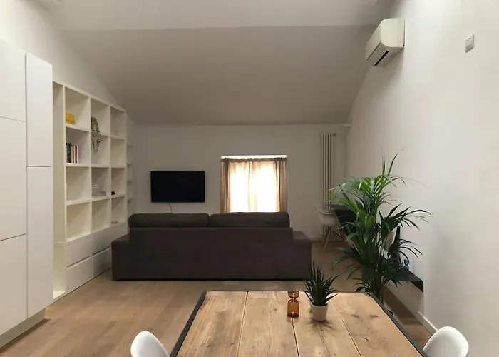 Modern And Cosy Apt Arco Della Pace