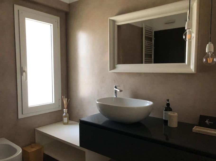 Modern And Cosy Arco Della Pace Appartement *