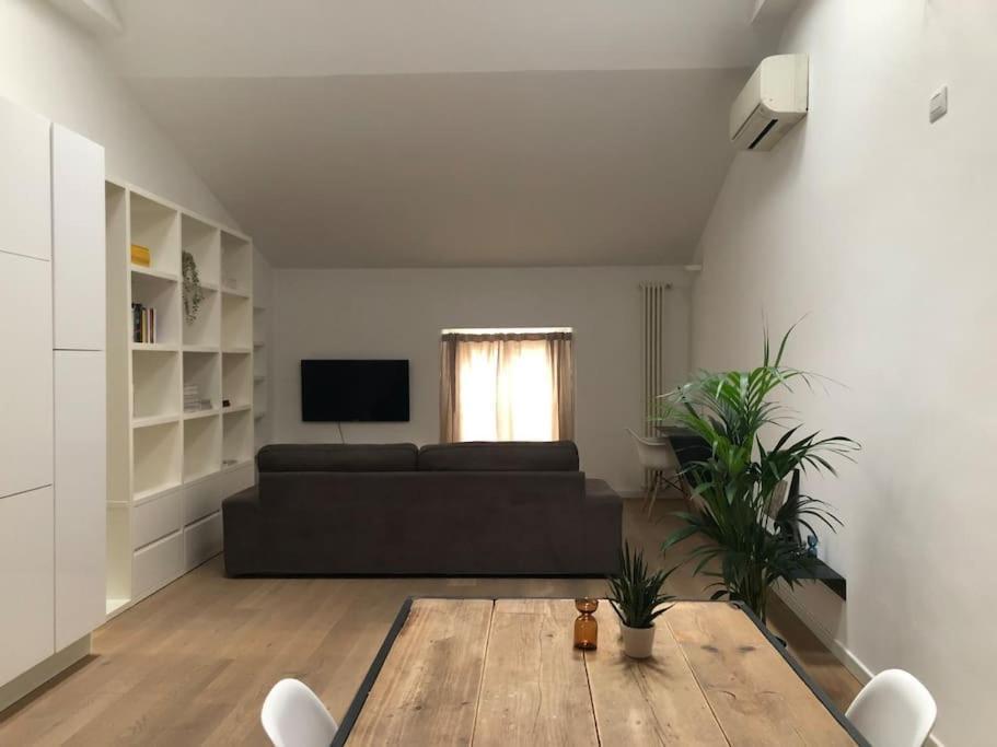 Modern And Cosy Arco Della Pace Appartement *